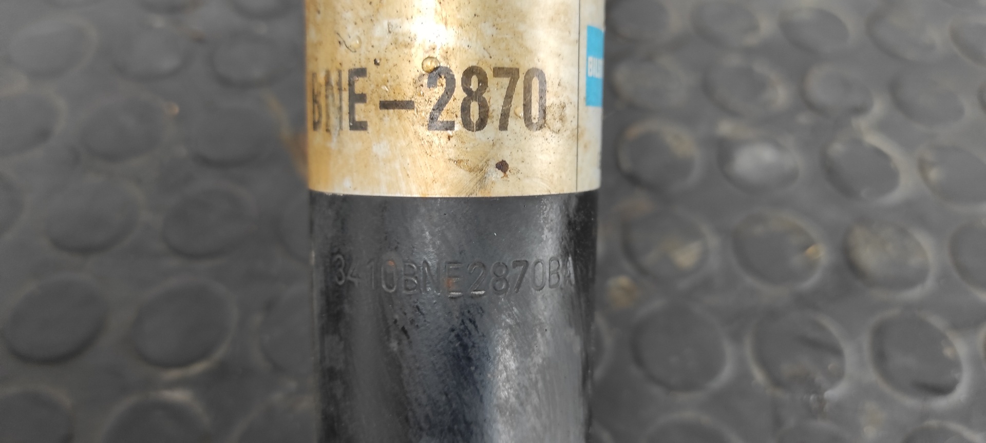 JUEGO AMORTIGUADORES DELANTERO MITSUBISHI MONTERO (L040) - vista 4