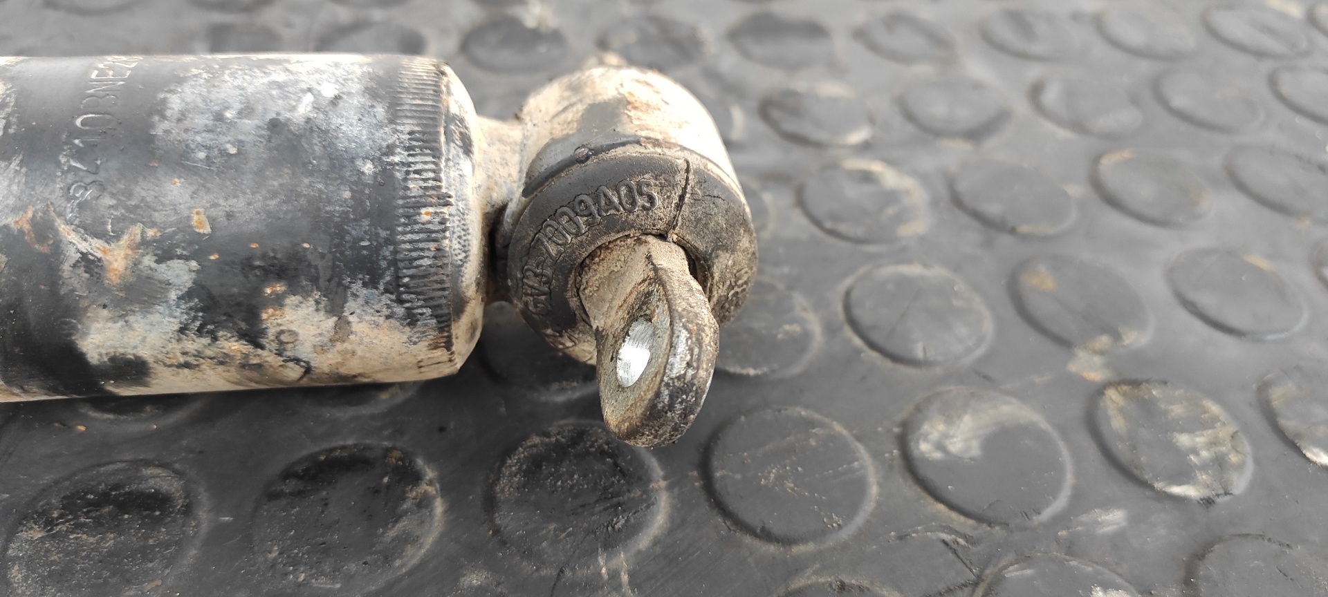 JUEGO AMORTIGUADORES DELANTERO MITSUBISHI MONTERO (L040) - vista 2