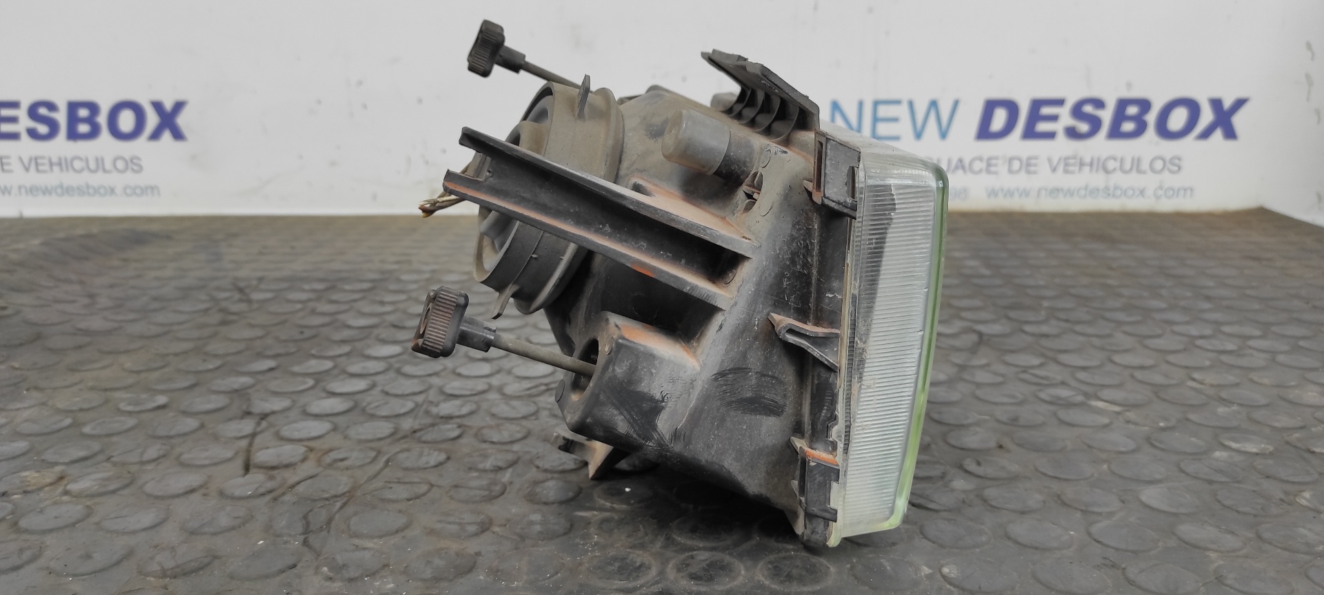 FARO DERECHO OPEL CORSA A - vista 2