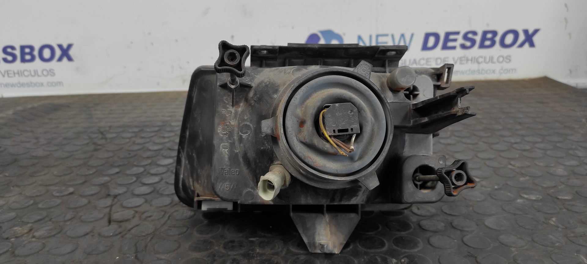 FARO DERECHO OPEL CORSA A - vista 3