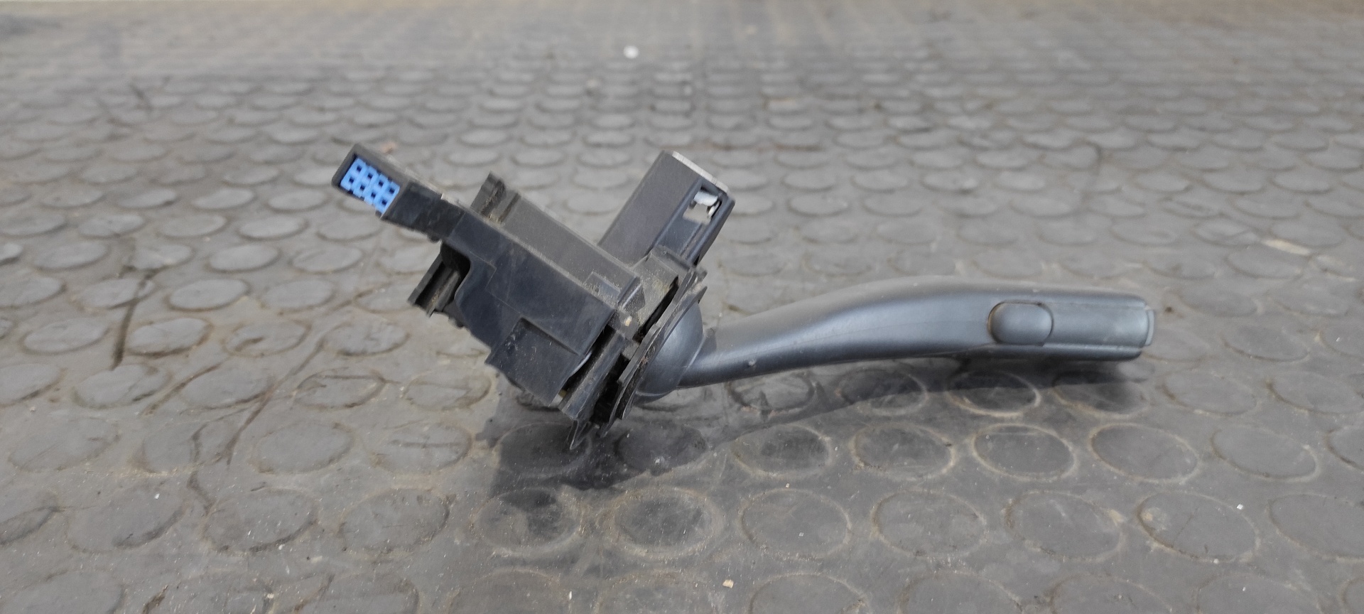 MANDO LIMPIA VOLKSWAGEN CADDY KA/KB (2K) - vista 2