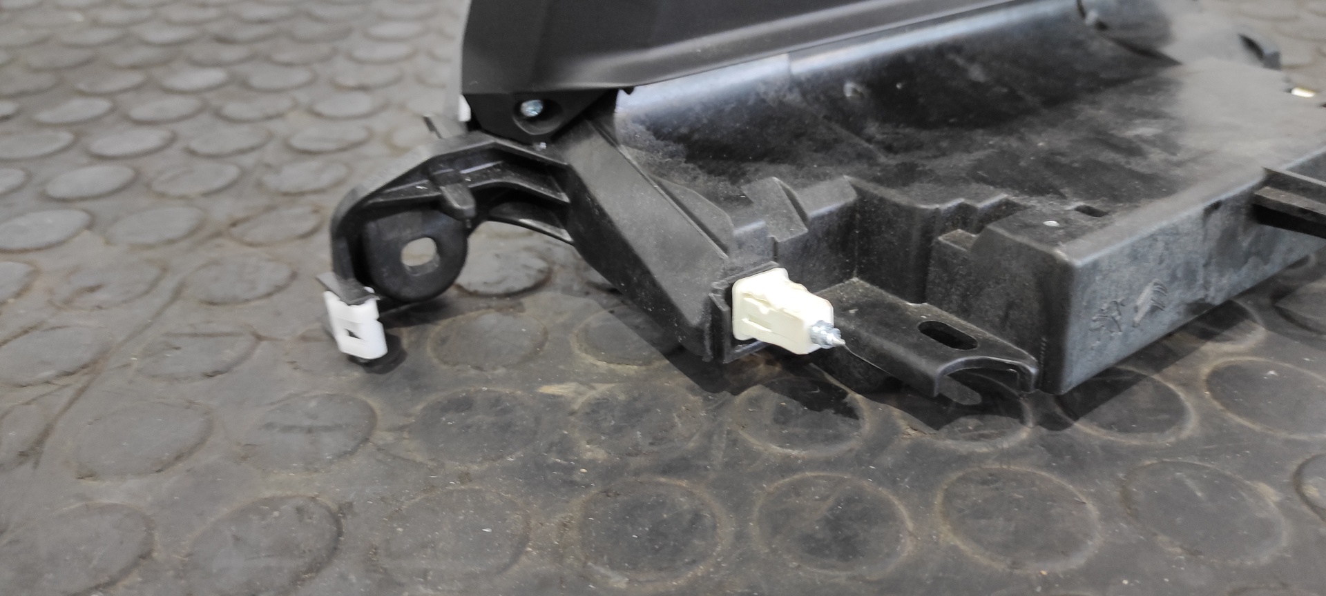 PANTALLA MULTIFUNCION PEUGEOT 3008 - vista 6