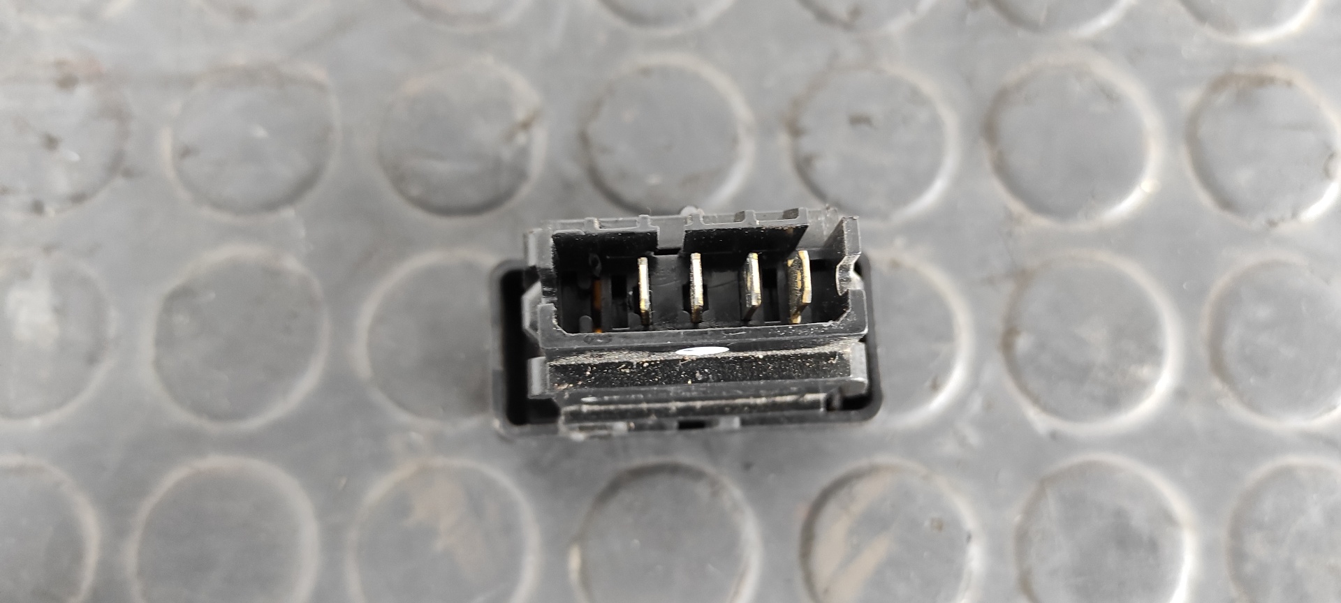 INTERRUPTOR DACIA LOGAN - vista 4