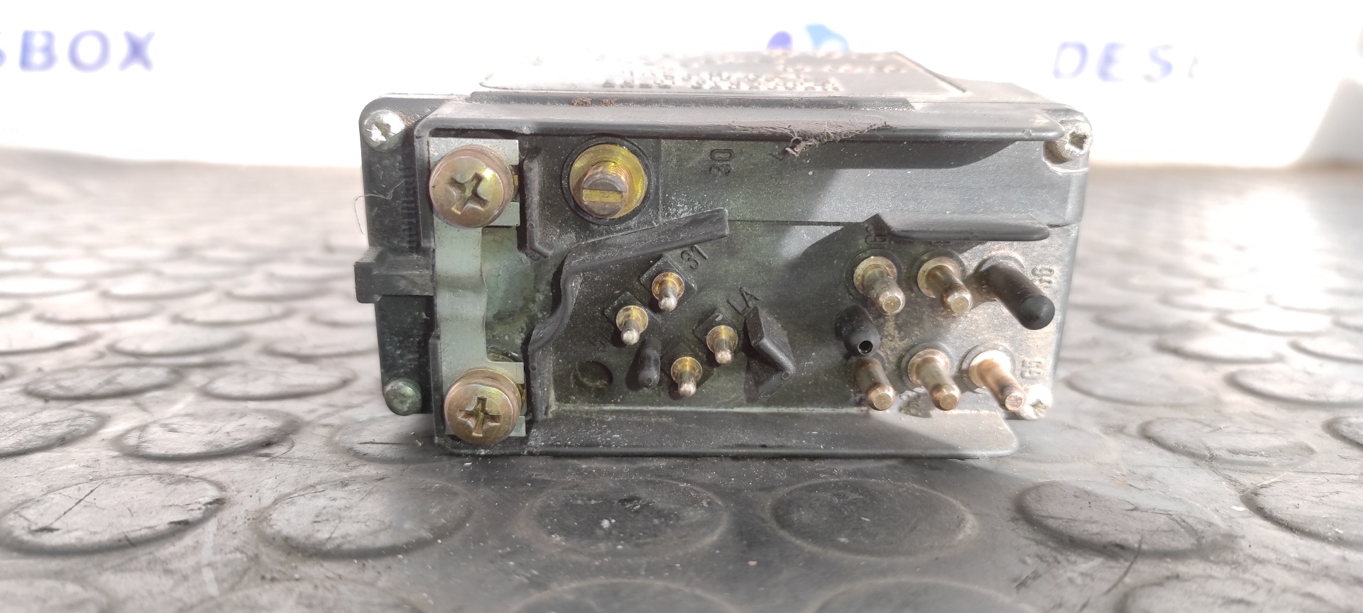 CAJA PRECALENTAMIENTO MERCEDES-BENZ CLASE C (W201) BERLINA - vista 2