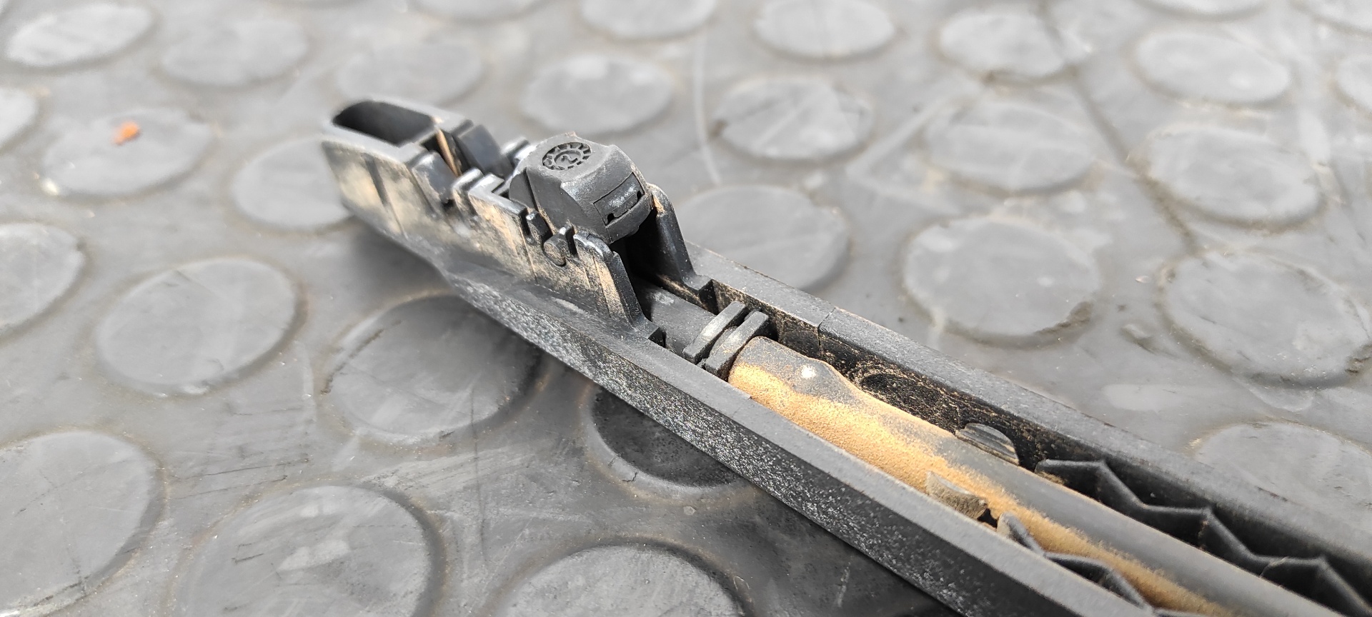 BRAZO LIMPIA TRASERO LAND ROVER FREELANDER (LN) - vista 2