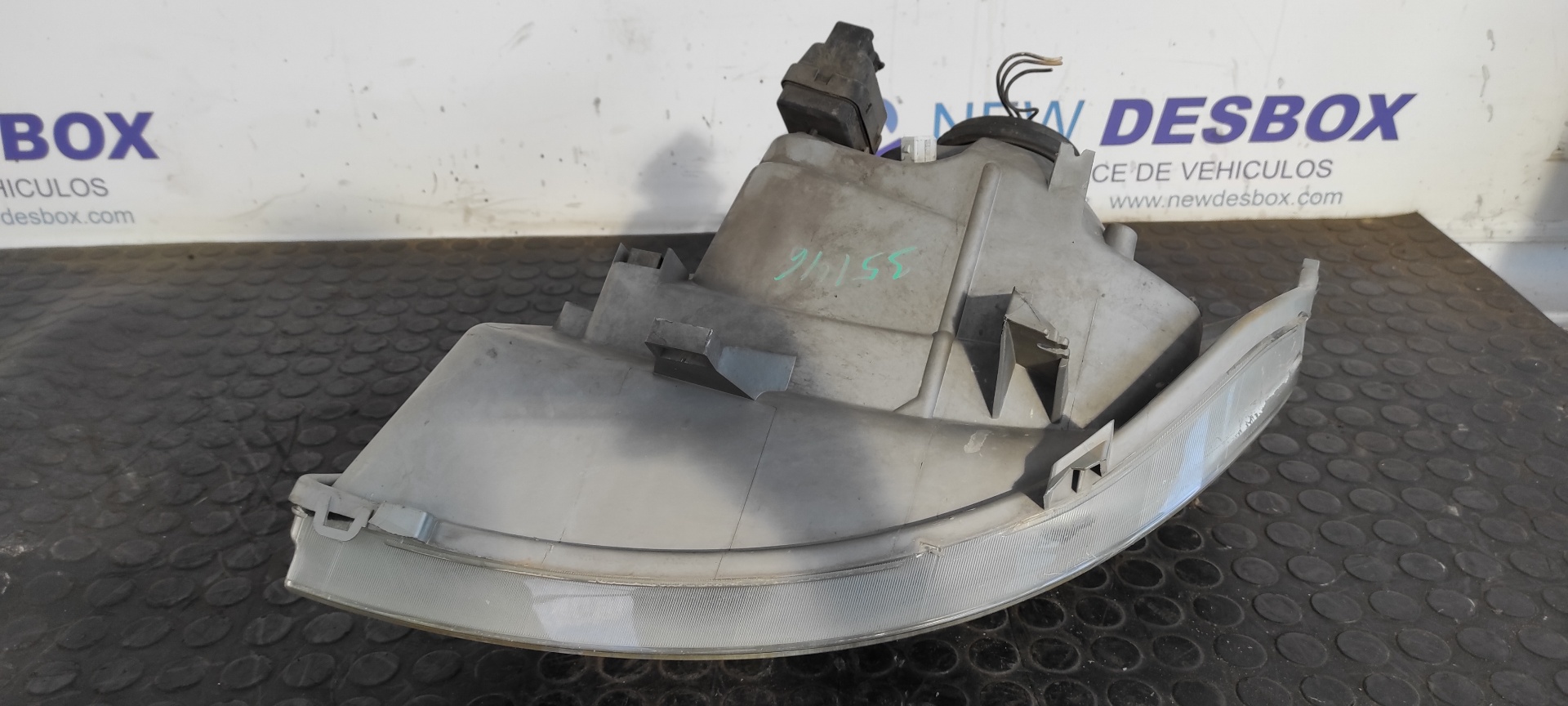 FARO DERECHO RENAULT TRAFIC CAJA CERRADA (AB 4.01) - vista 2