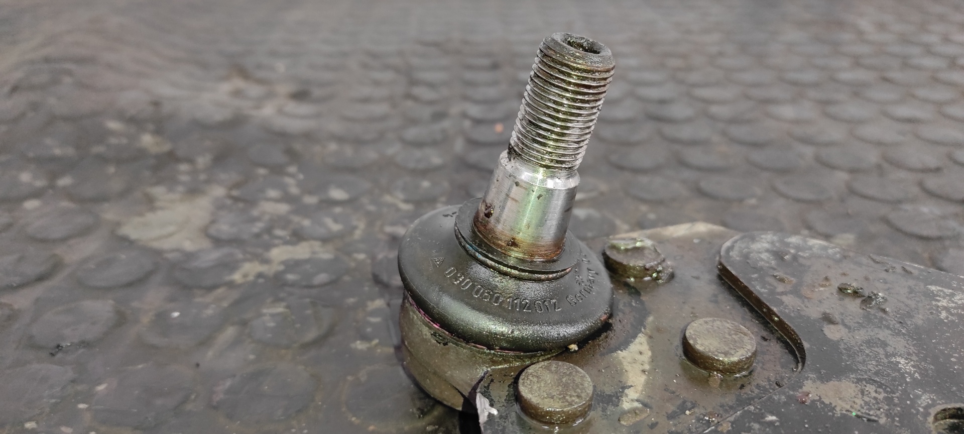 BRAZO DERECHO INFERIOR DELANTERO RENAULT TRAFIC CAJA CERRADA (AB 4.01) - vista 5