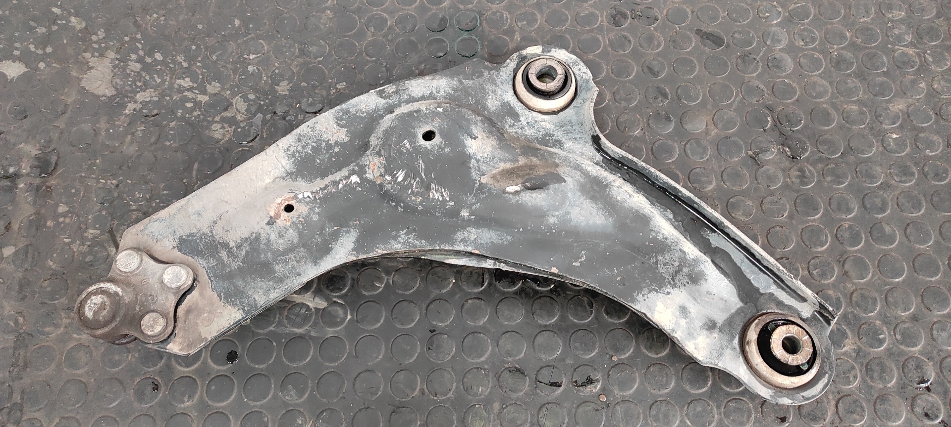 BRAZO DERECHO INFERIOR DELANTERO RENAULT TRAFIC CAJA CERRADA (AB 4.01) - vista 2