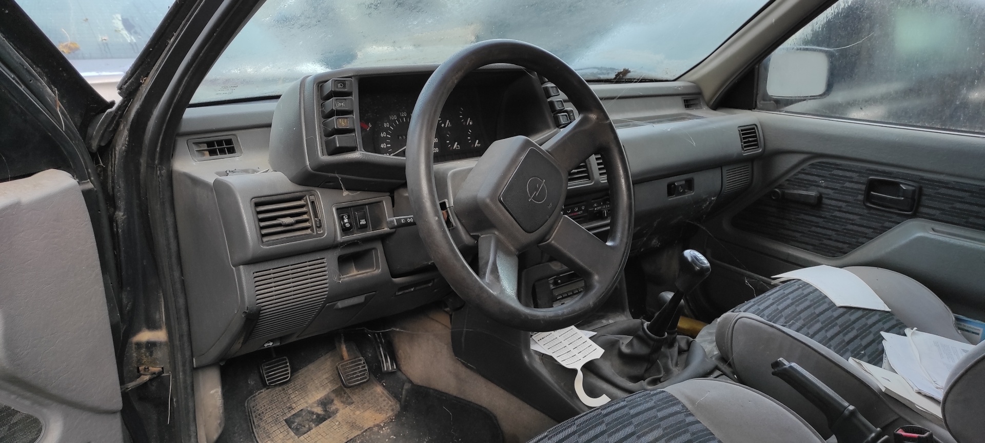 REJILLA DELANTERA OPEL FRONTERA A - vista 11