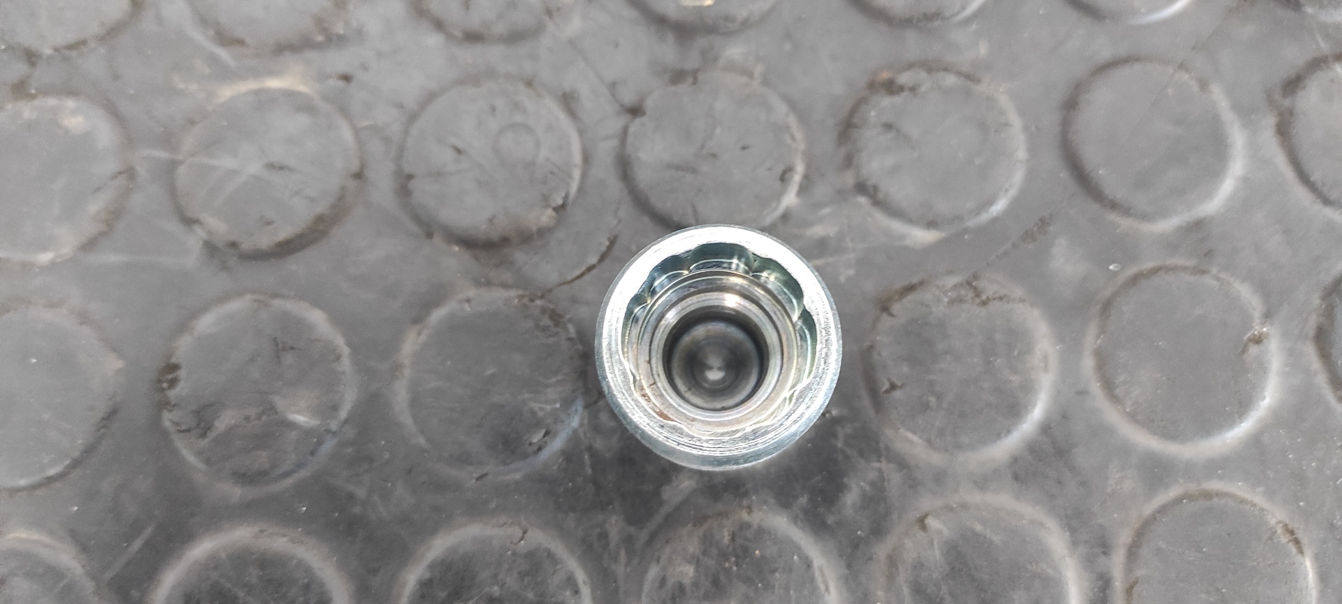 NO IDENTIFICADO SSANGYONG TIVOLI 1.6 - vista 2