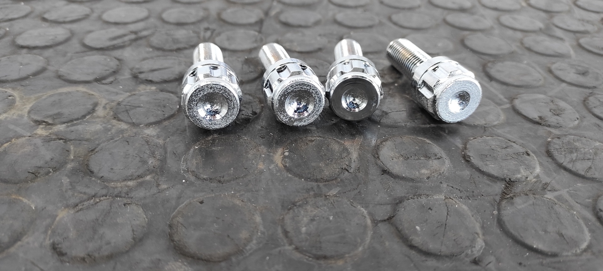 NO IDENTIFICADO SSANGYONG TIVOLI 1.6 - vista 3