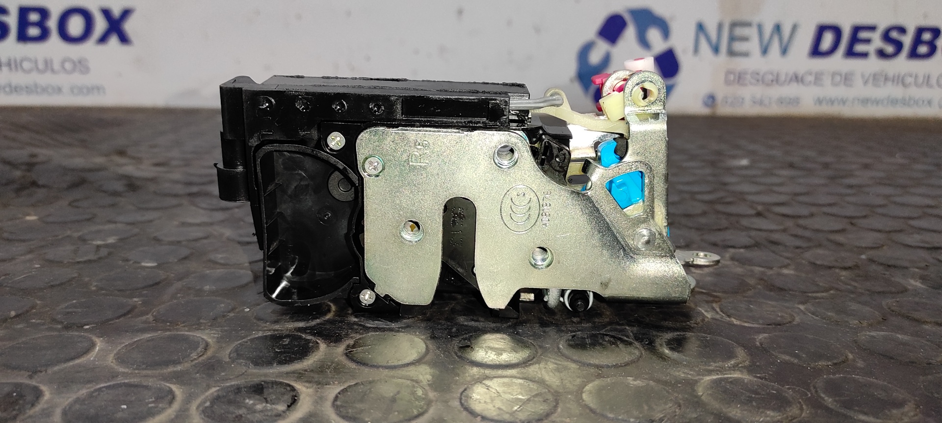 CERRADURA PUERTA DELANTERA DERECHA SSANGYONG REXTON 2.7 - vista 4