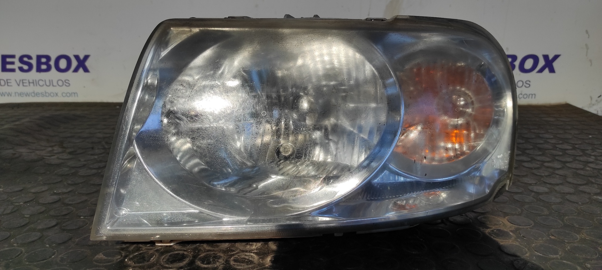 FARO IZQUIERDO TATA GRAND SAFARI