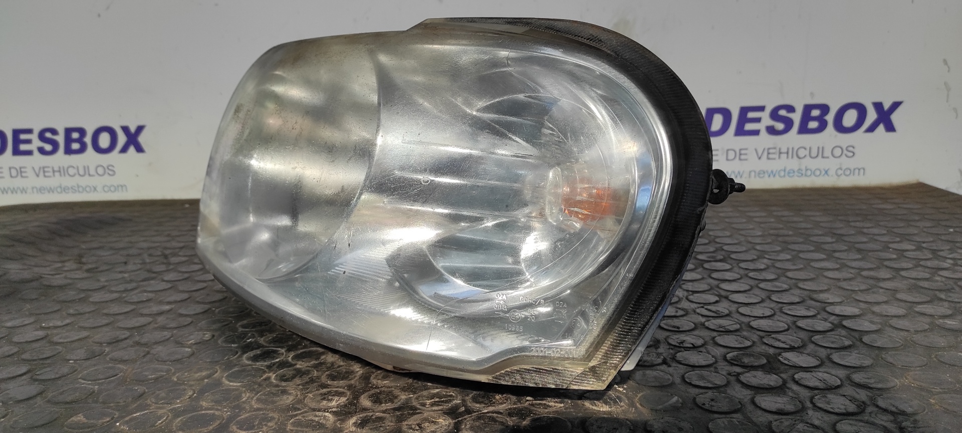 FARO IZQUIERDO TATA GRAND SAFARI - vista 8