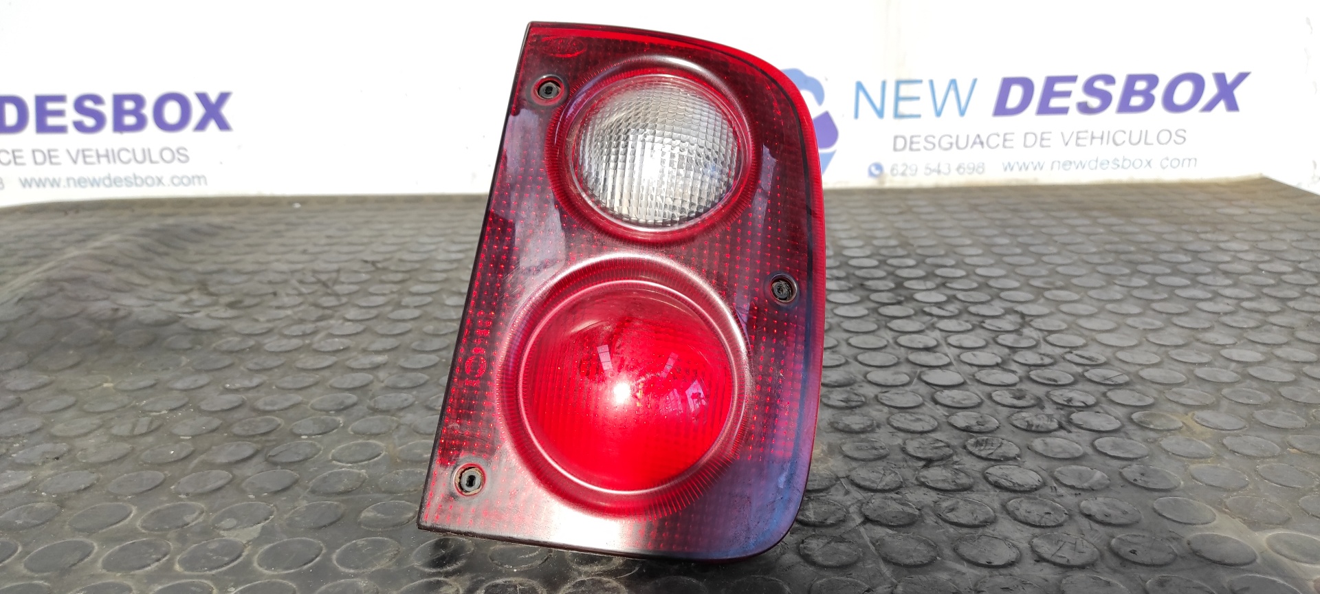 PILOTO TRASERO DERECHO LAND ROVER FREELANDER (LN)