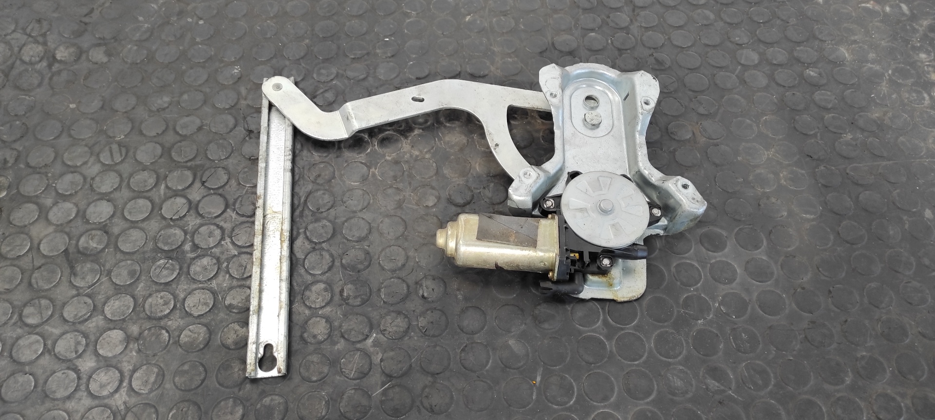 ELEVALUNAS TRASERO IZQUIERDO LAND ROVER DISCOVERY (LT) - vista 3