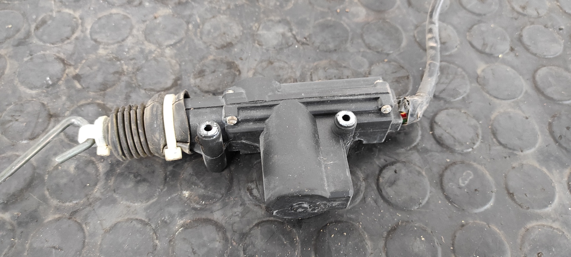 CERRADURA PUERTA TRASERA DERECHA TATA GRAND SAFARI - vista 4