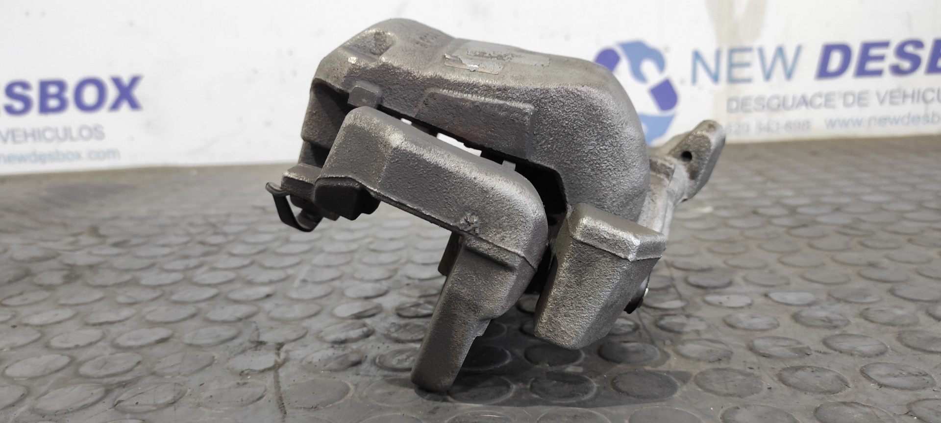 PINZA DE FRENO DELANTERA DERECHA PEUGEOT 3008 - vista 8