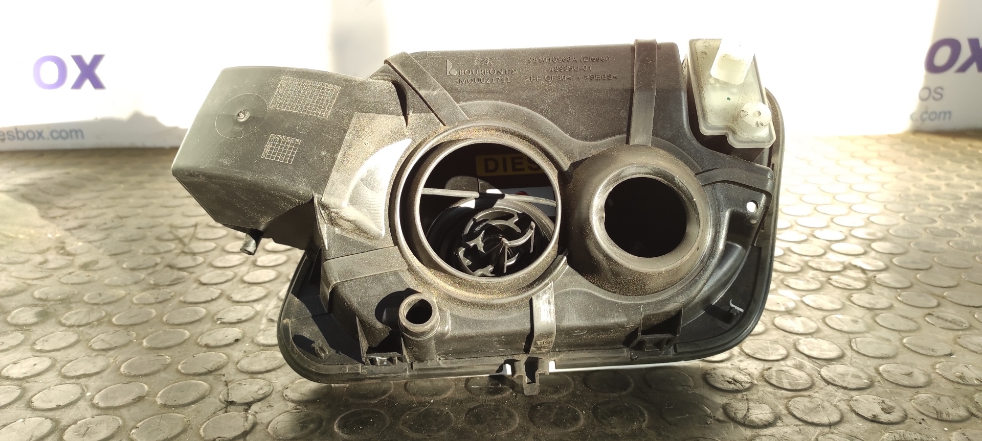 TAPA EXTERIOR COMBUSTIBLE PEUGEOT 3008 - vista 8