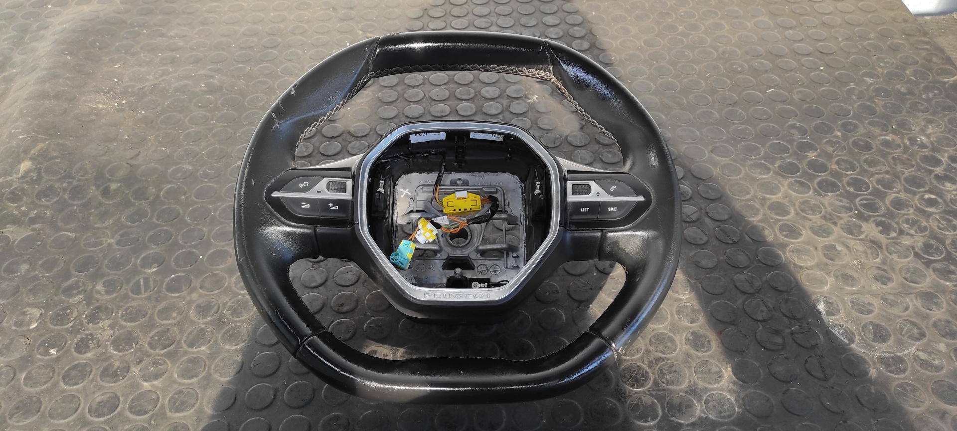 VOLANTE PEUGEOT 3008