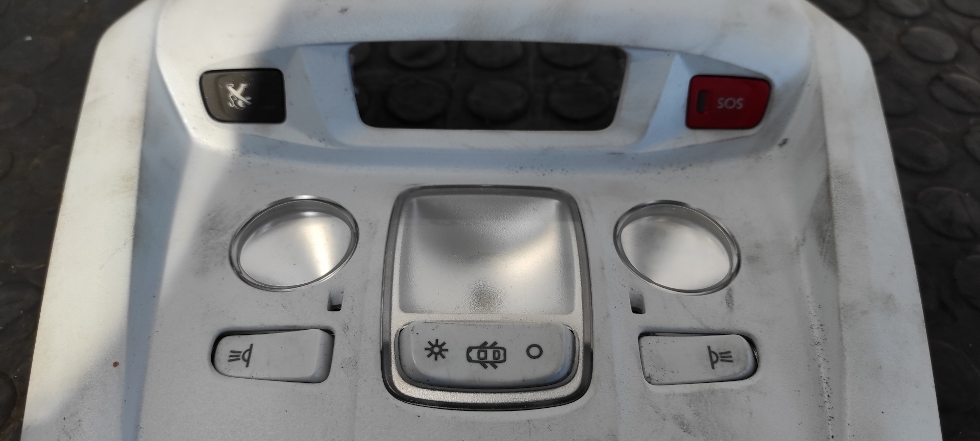 LUZ INTERIOR PEUGEOT 3008 - vista 11