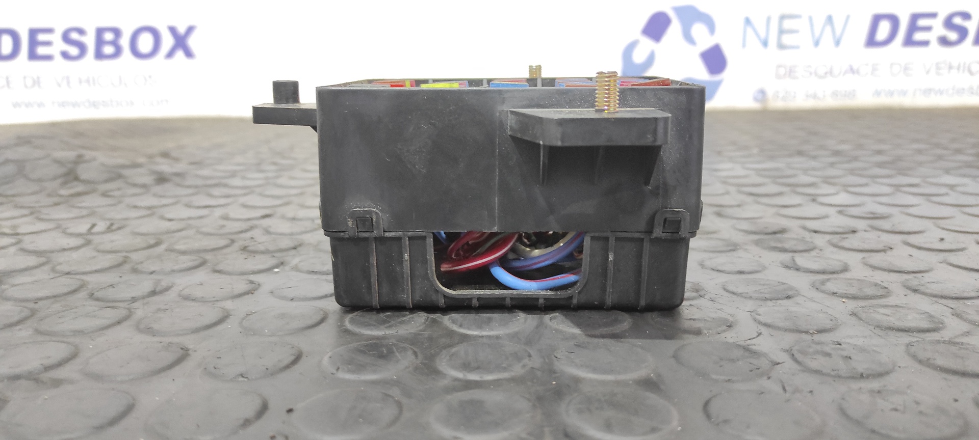 CAJA RELES / FUSIBLES SSANGYONG REXTON - vista 3