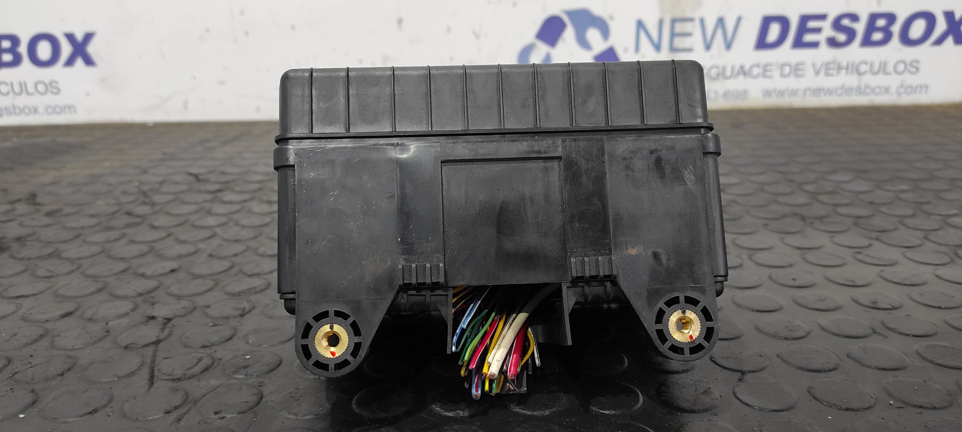 CAJA RELES / FUSIBLES SSANGYONG REXTON - vista 3