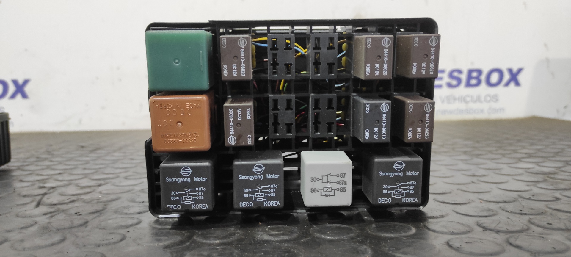 CAJA RELES / FUSIBLES SSANGYONG REXTON - vista 2