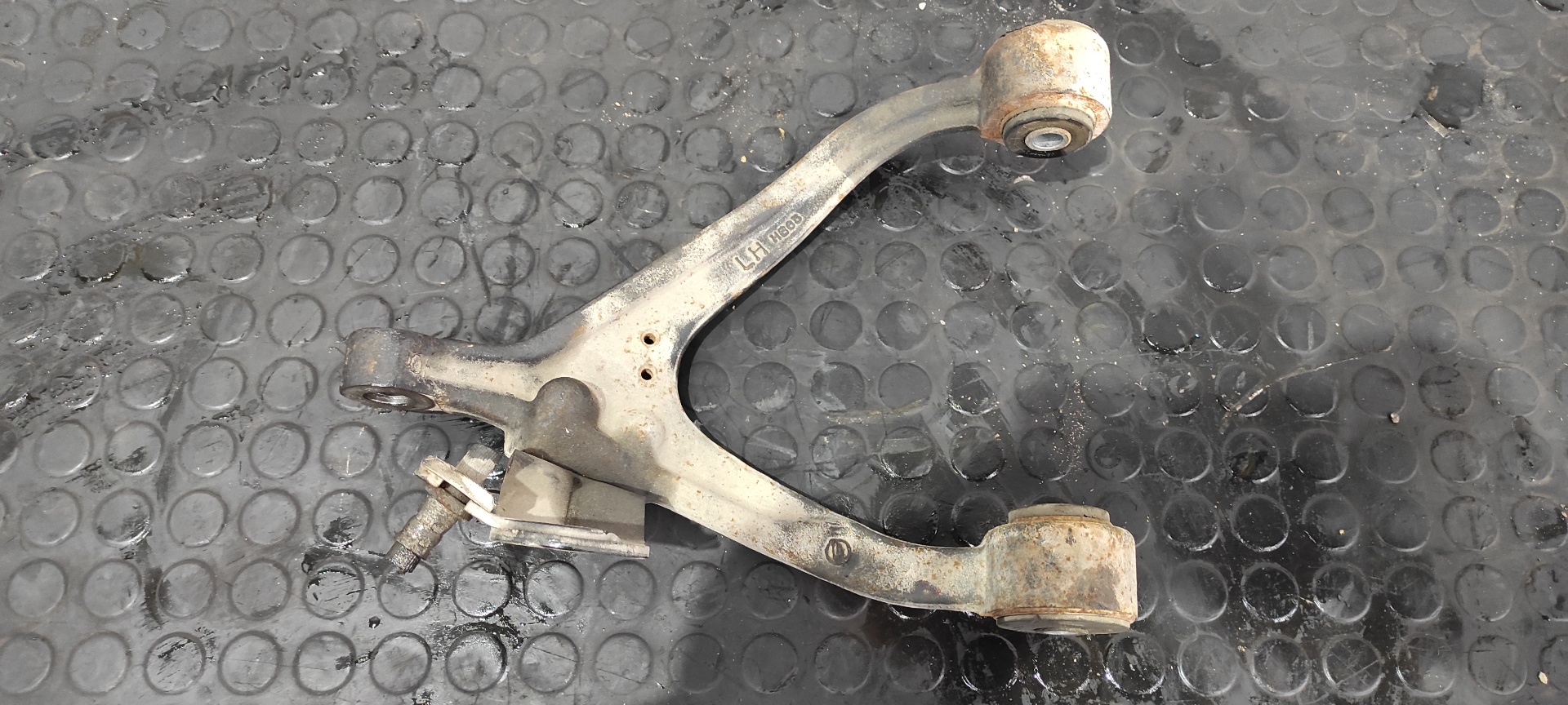 BRAZO IZQUIERDO SUPERIOR TRASERO SSANGYONG REXTON