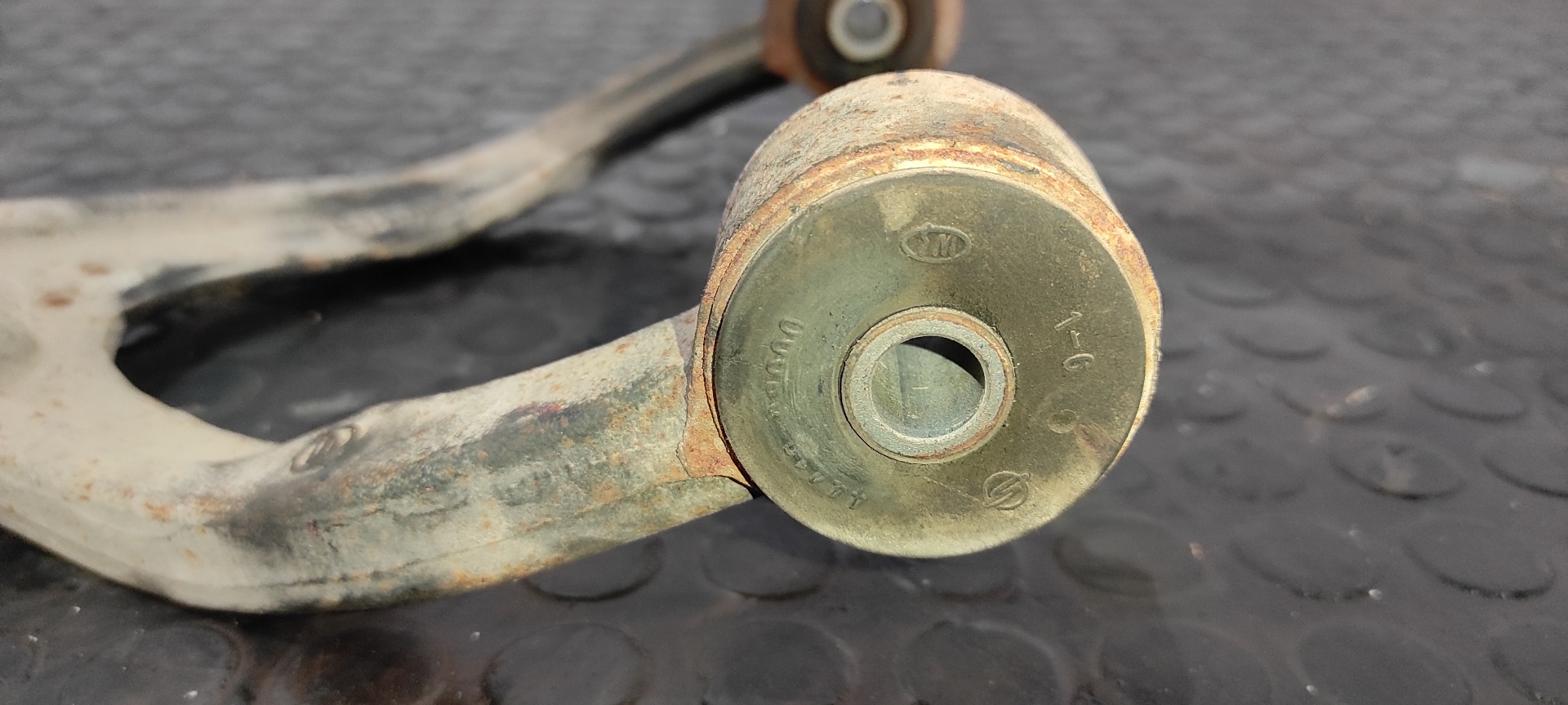 BRAZO IZQUIERDO SUPERIOR TRASERO SSANGYONG REXTON - vista 2