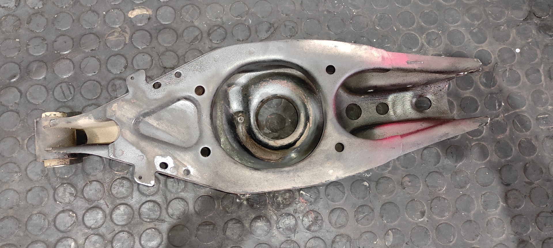 BRAZO IZQUIERDO INFERIOR TRASERO SSANGYONG REXTON - vista 4