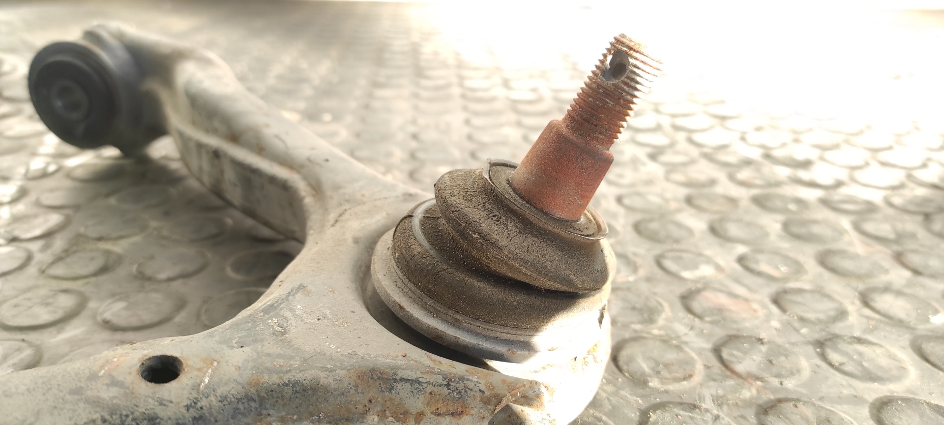 BRAZO DERECHO SUPERIOR DELANTERO SSANGYONG REXTON - vista 7