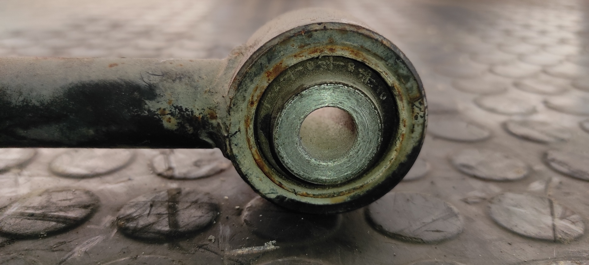 BRAZO DERECHO SUPERIOR TRASERO SSANGYONG REXTON - vista 2