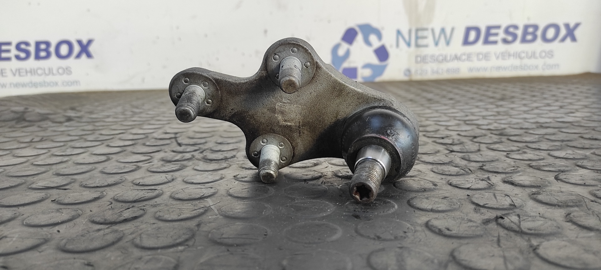BRAZO IZQUIERDO INFERIOR DELANTERO PEUGEOT 3008