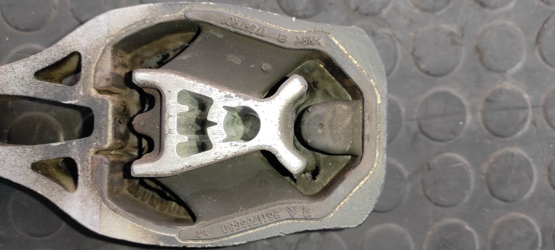 SOPORTE MOTOR PEUGEOT 3008 - vista 8