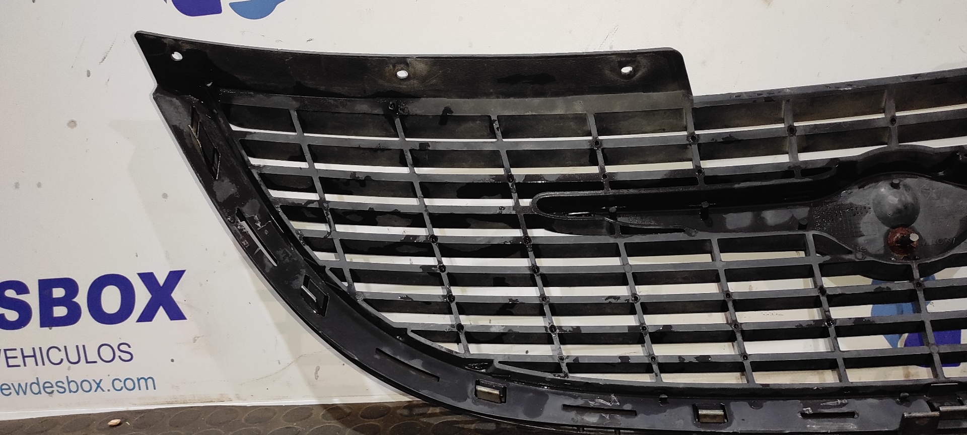 REJILLA DELANTERA CHRYSLER VOYAGER (RG) - vista 7