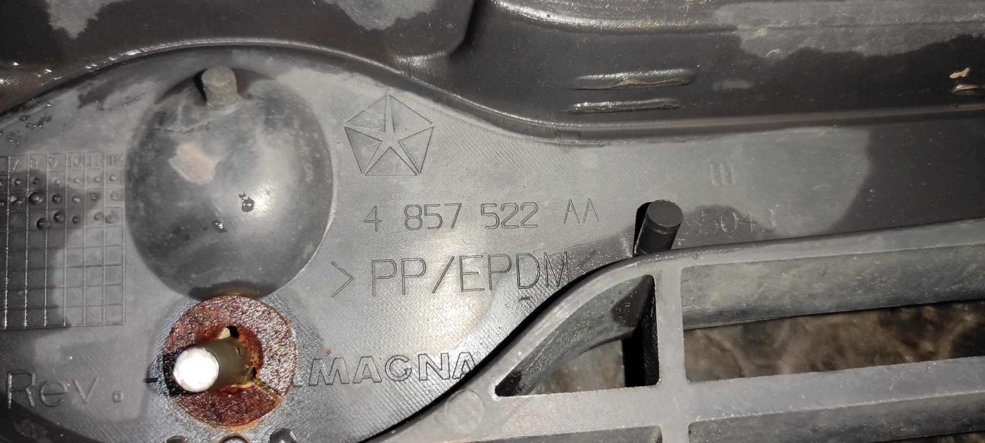 REJILLA DELANTERA CHRYSLER VOYAGER (RG) - vista 5