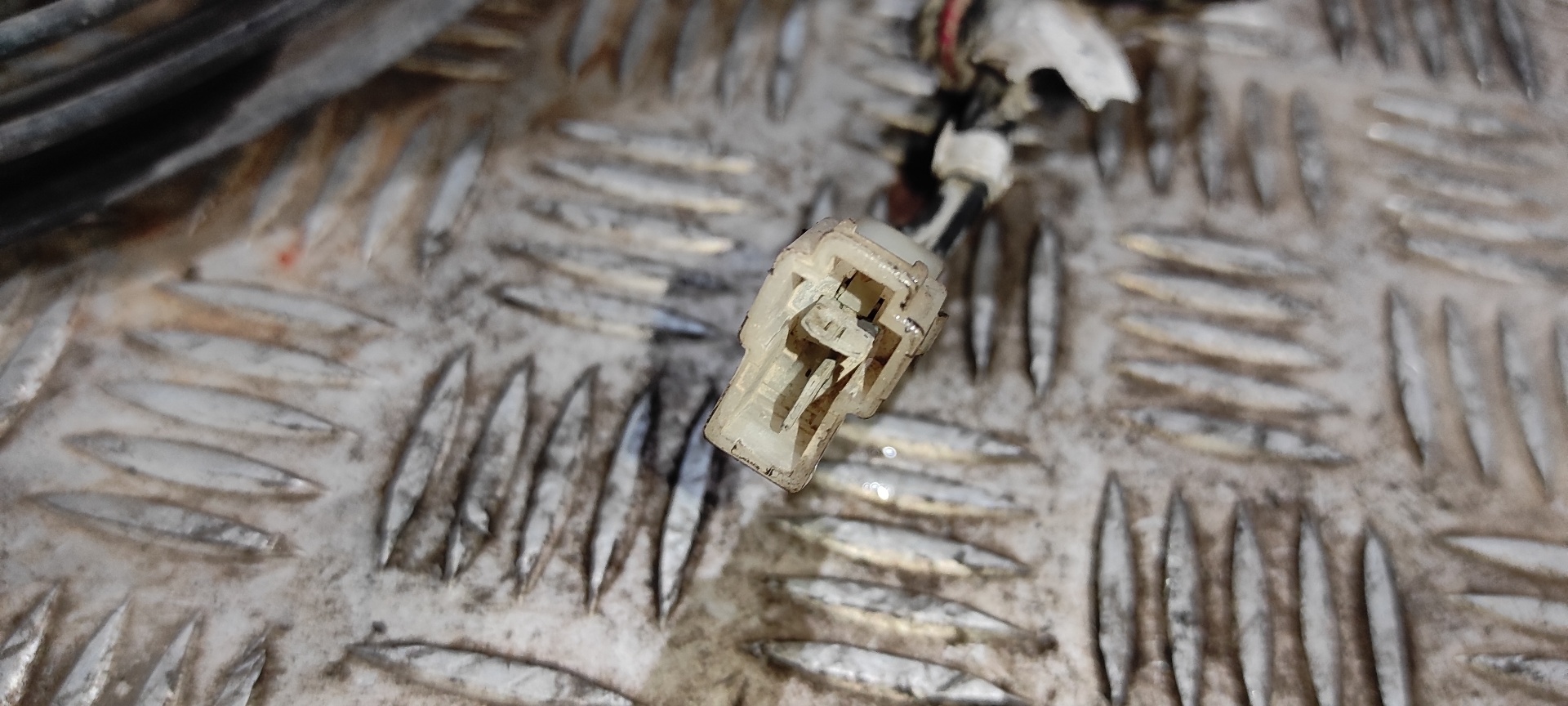 ELECTROVENTILADOR TATA GRAND SAFARI - vista 5