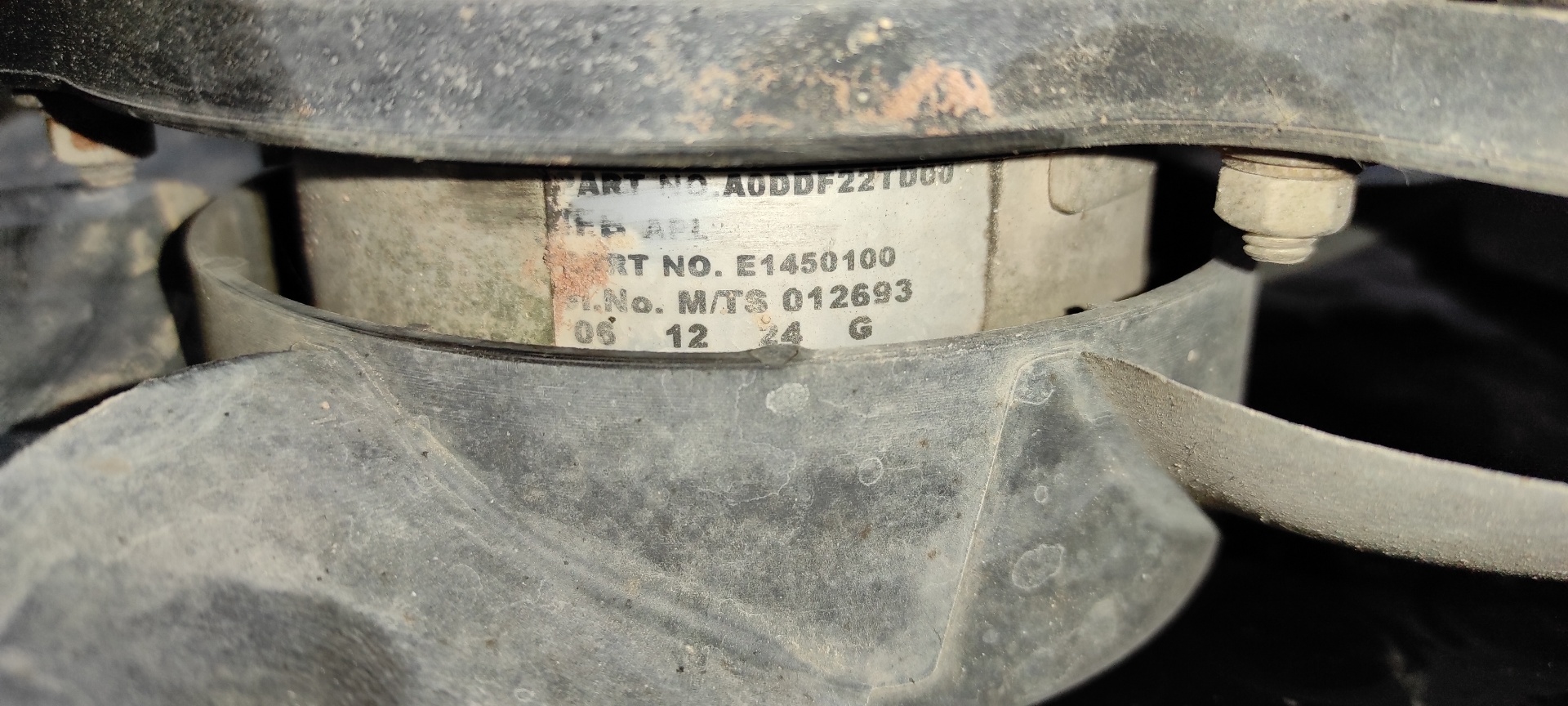 ELECTROVENTILADOR TATA GRAND SAFARI - vista 2