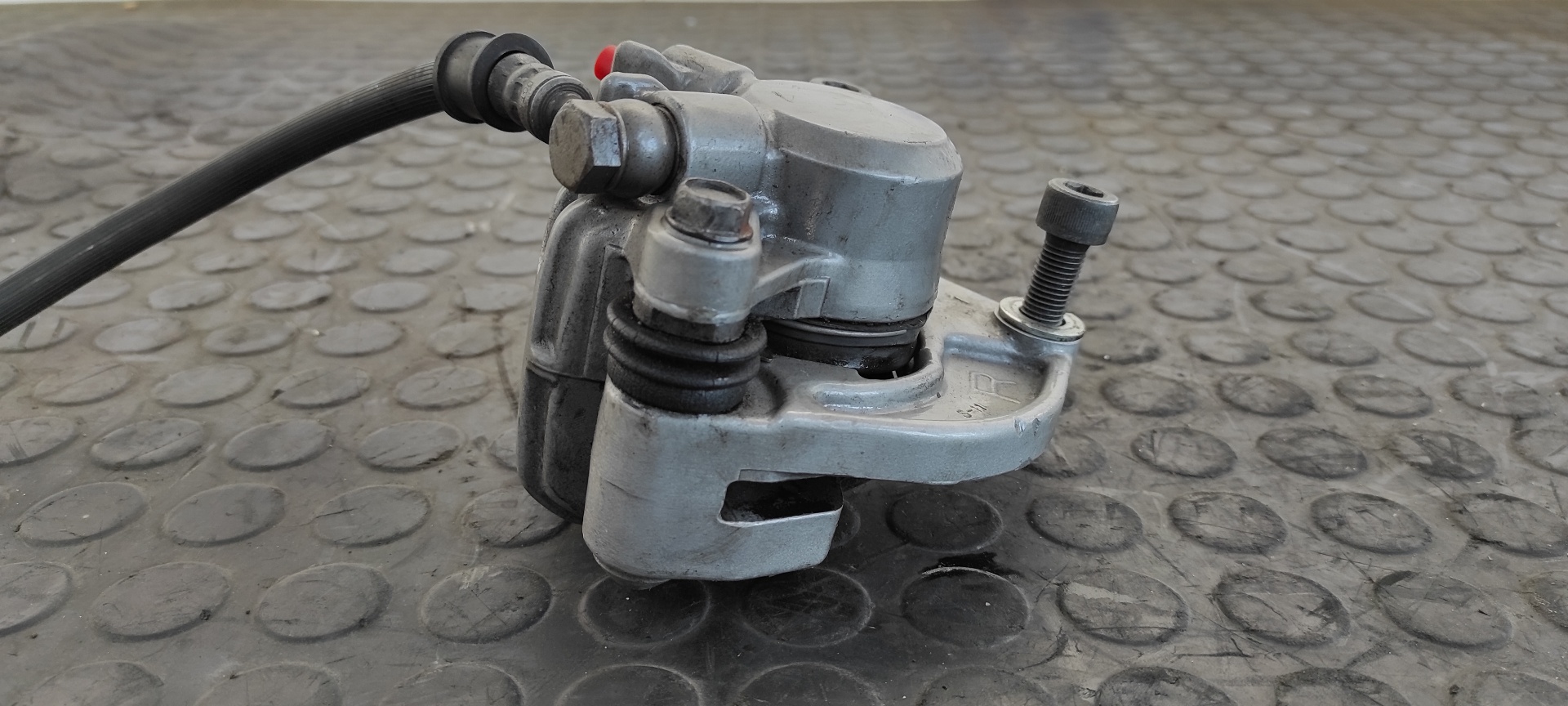 PINZA DE FRENO DELANTERA DERECHA HONDA CB 900 - vista 4