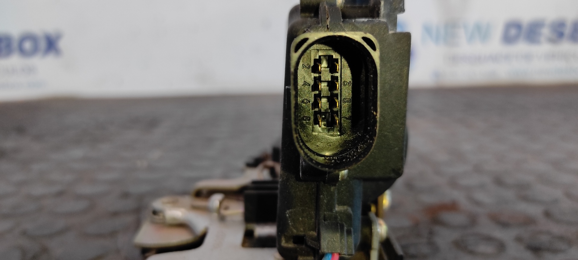 CERRADURA PUERTA DELANTERA DERECHA VOLKSWAGEN PASSAT BERLINA (3B3) - vista 4