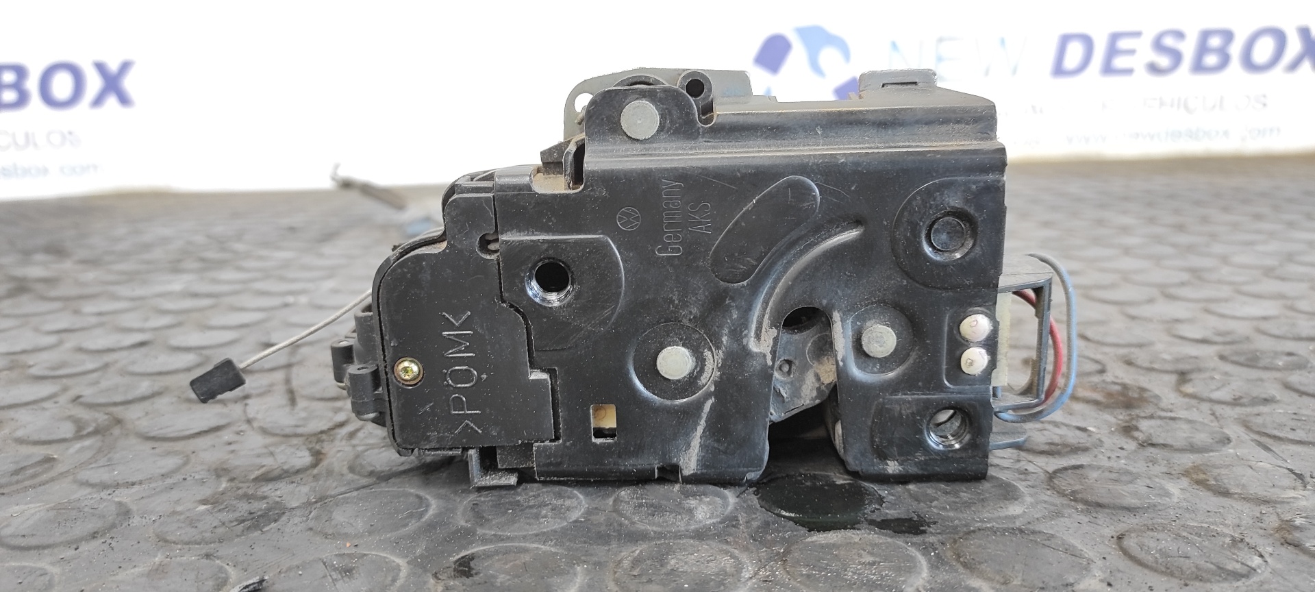 CERRADURA PUERTA DELANTERA DERECHA VOLKSWAGEN PASSAT BERLINA (3B3) - vista 2