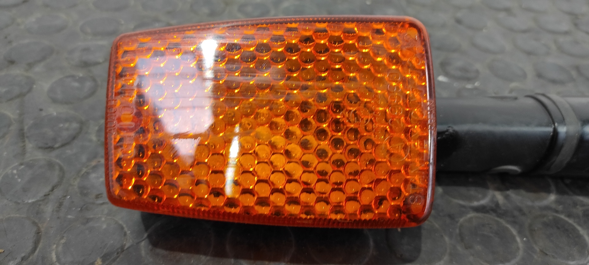 PILOTO TRASERO IZQUIERDO HONDA CB 900 - vista 3