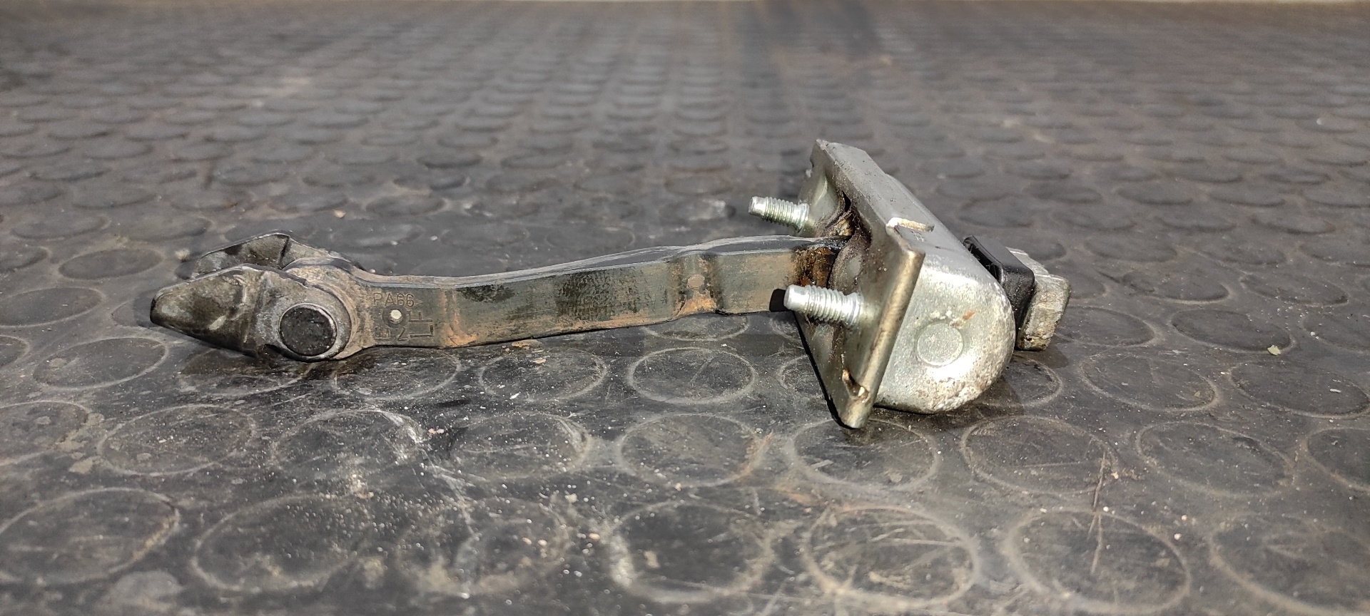 RETENEDOR PUERTA DERECHA OPEL CORSA D - vista 2