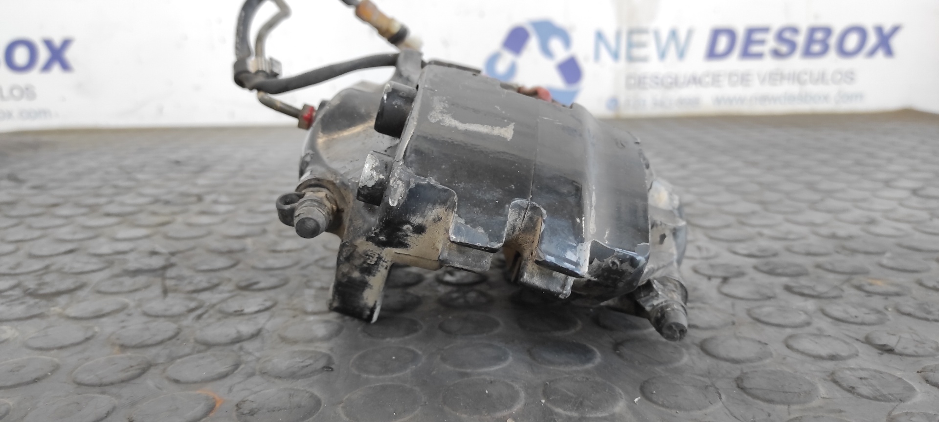 PINZA DE FRENO TRASERA IZQUIERDA PORSCHE 944 3.0 - vista 2