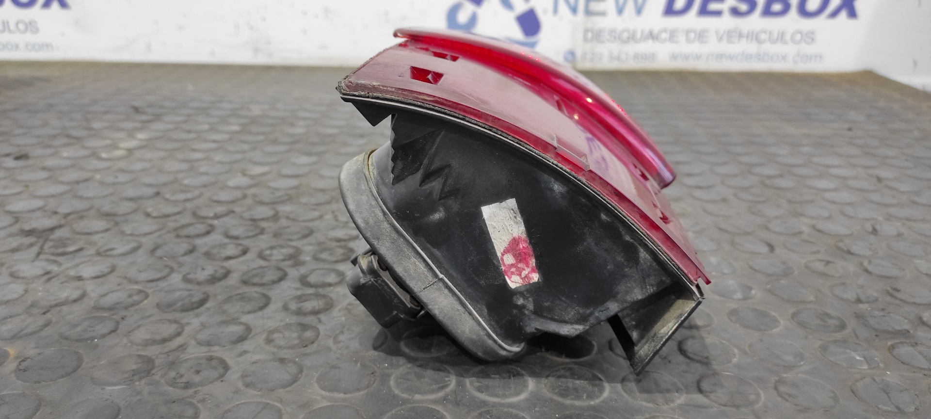 PILOTO TRASERO IZQUIERDO SEAT CORDOBA BERLINA (6K2) - vista 4