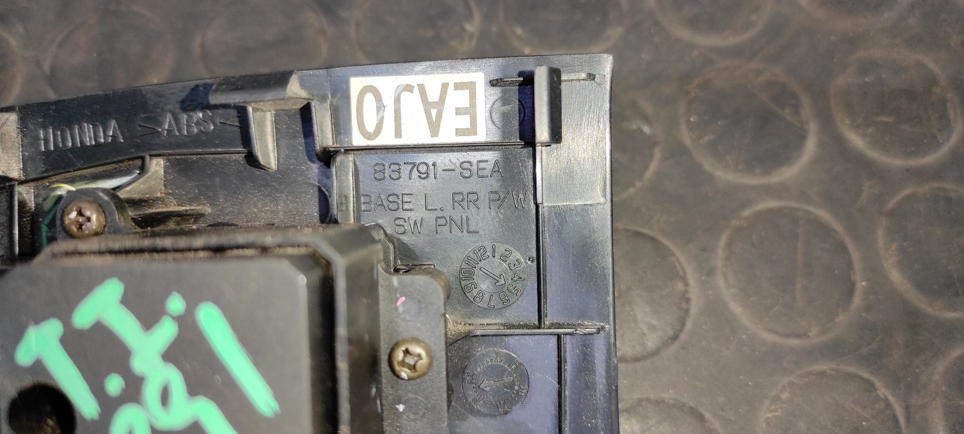 MANDO ELEVALUNAS TRASERO IZQUIERDO HONDA ACCORD BERLINA (CL/CN) - vista 3