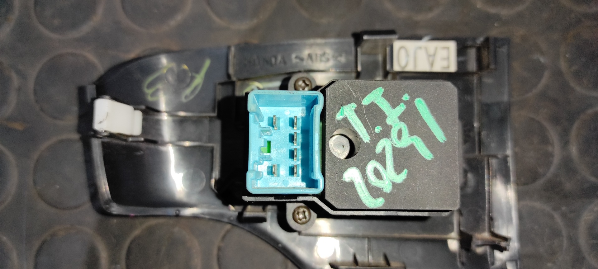 MANDO ELEVALUNAS TRASERO IZQUIERDO HONDA ACCORD BERLINA (CL/CN) - vista 5