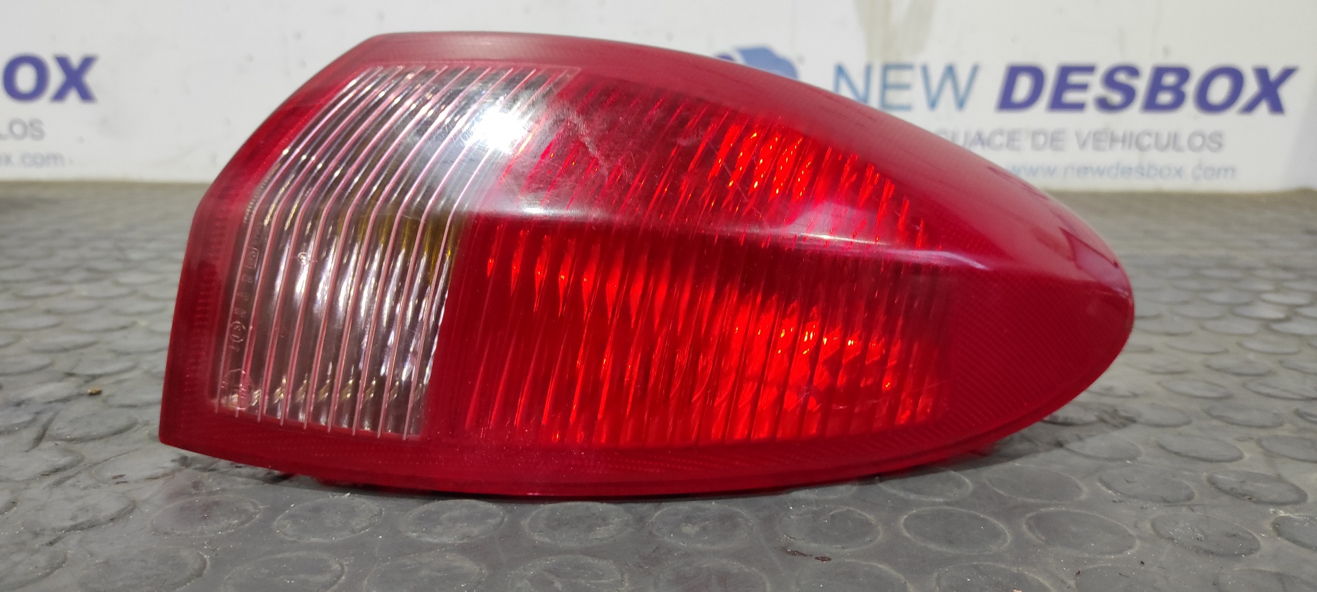 PILOTO TRASERO DERECHO ALFA ROMEO 147 (190)