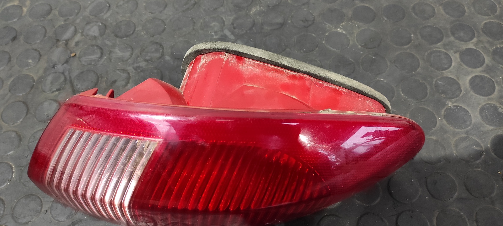 PILOTO TRASERO DERECHO ALFA ROMEO 147 (190) - vista 3